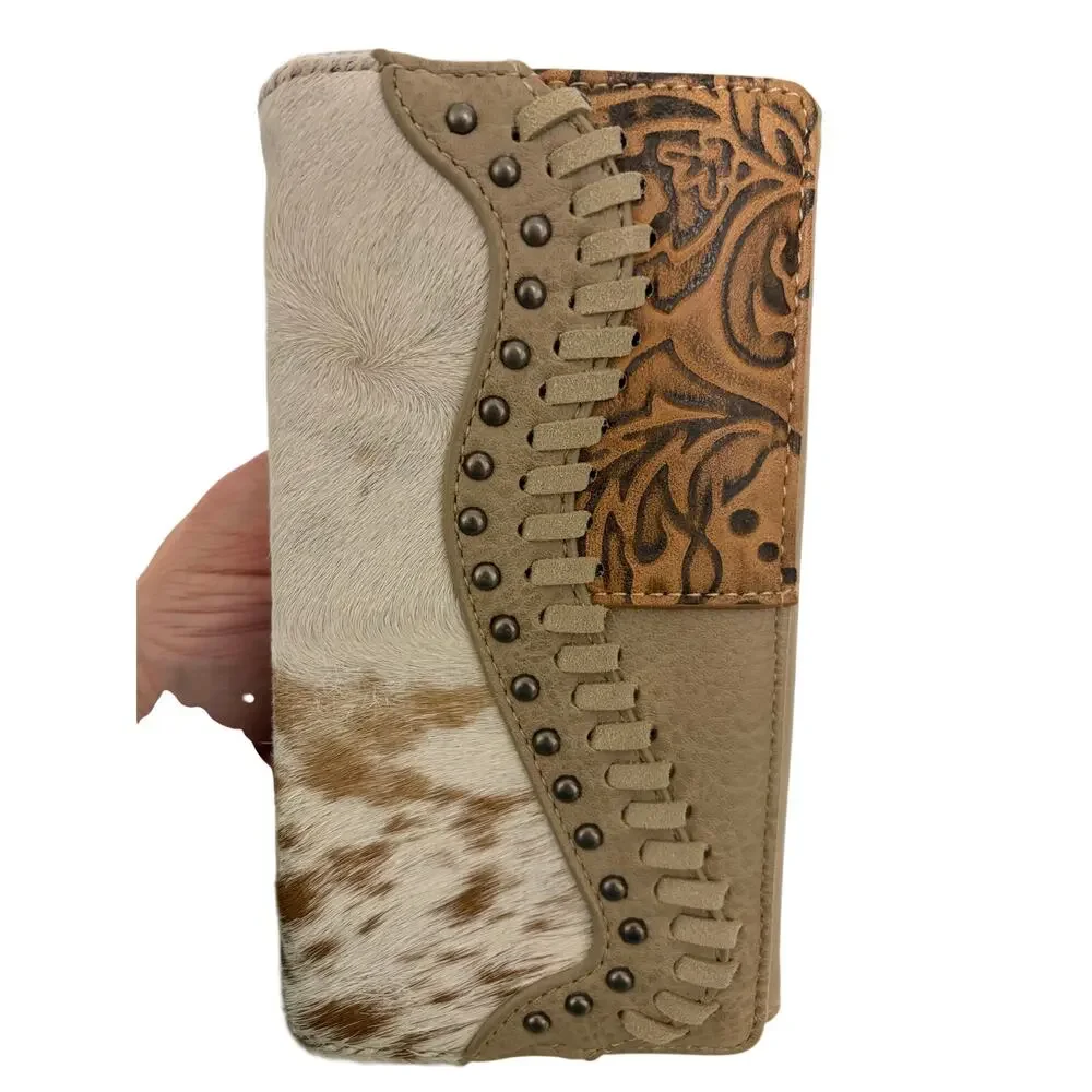 TRINITY RANCH HAIR-ON COWHIDE SADDLE SHAPE WALLET - Picture 9 of 11